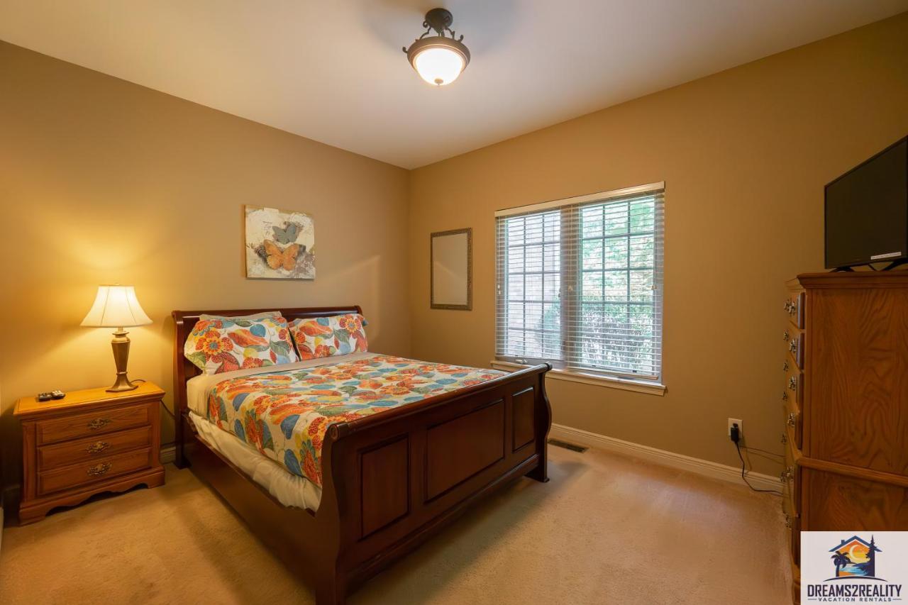 בראנסון 4Br Walk-In - Foosball Table - Hot Tub - Fire Pit - Free Tickets Included - Dv166 מראה חיצוני תמונה